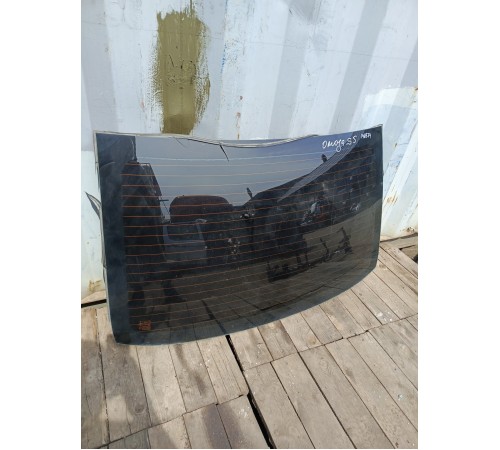 Стекло кузова заднее