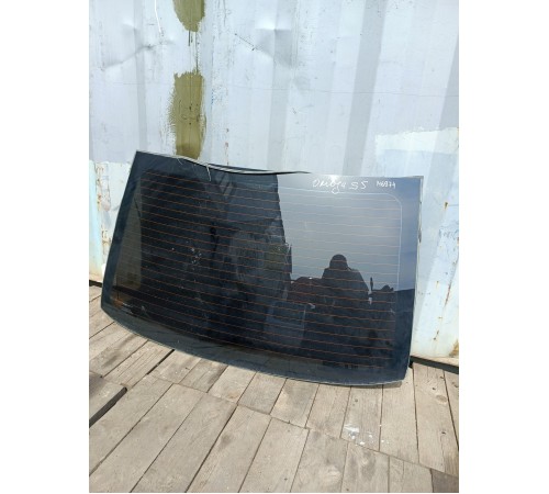 Стекло кузова заднее