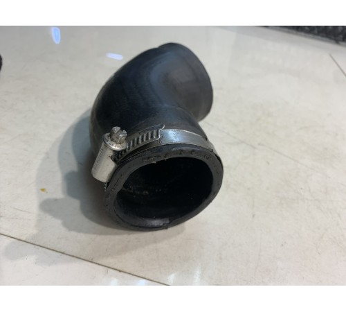 Патрубок системы охлаждения