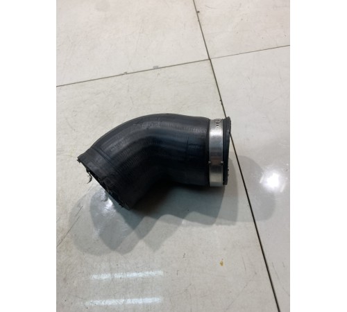 Патрубок системы охлаждения