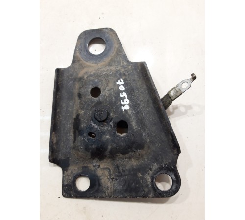 Кронштейн балки(передний)