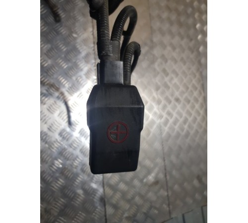 Клемма аккумулятора