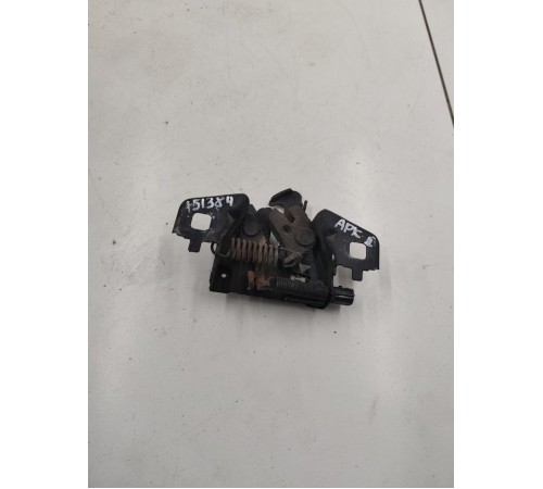 Замок капота