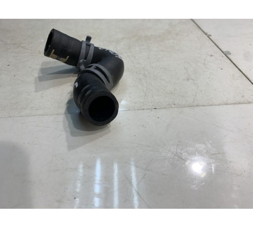 Патрубок системы охлаждения