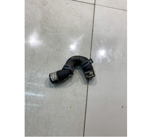 Патрубок системы охлаждения