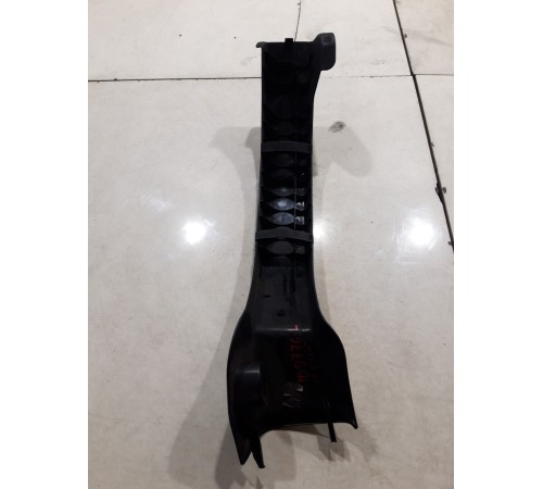 Накладка петли крышки багажника левая