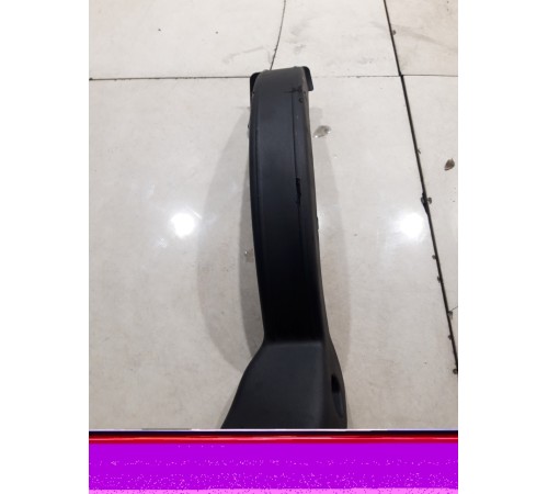 Накладка петли крышки багажника левая