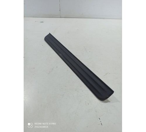 Накладка порога (передняя правая)