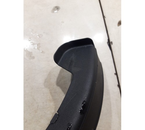 Накладка петли крышки багажника левая