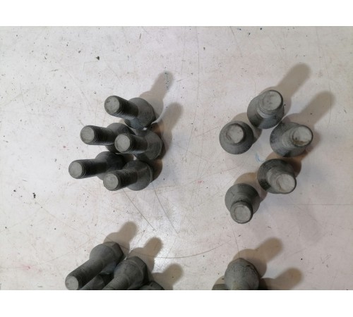 Комплект колёсных болтов 20шт