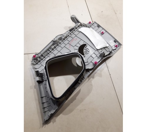 Обшивка стойки (задняя правая)