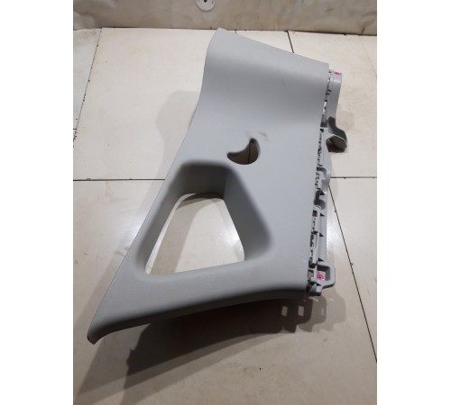 Обшивка стойки (задняя правая)