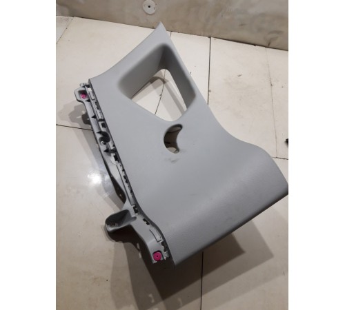 Обшивка стойки (задняя правая)