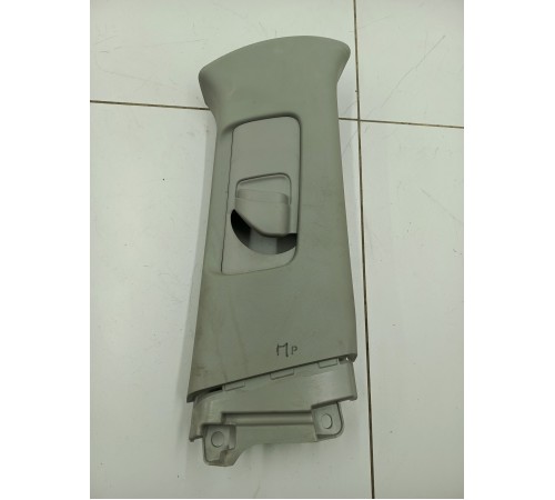 Обшивка стойки правая