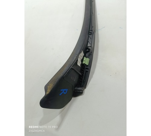 Молдинг лобового стекла правый, накладка