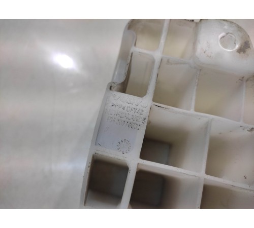 Уплотнитель двери (задний, правый)