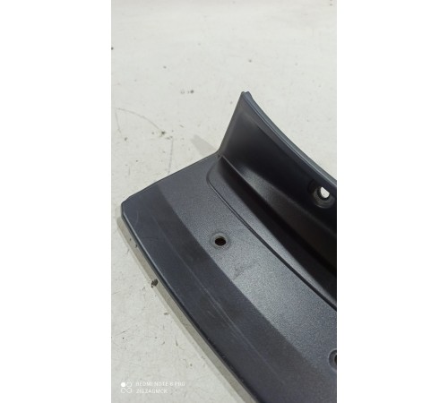 Накладка крышки багажника правая верхняя