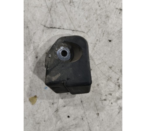 Ролик (отбойник) бампера левый