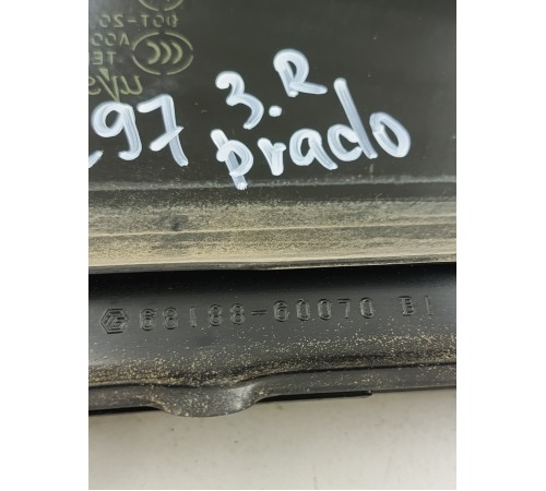 Форточка двери задняя правая