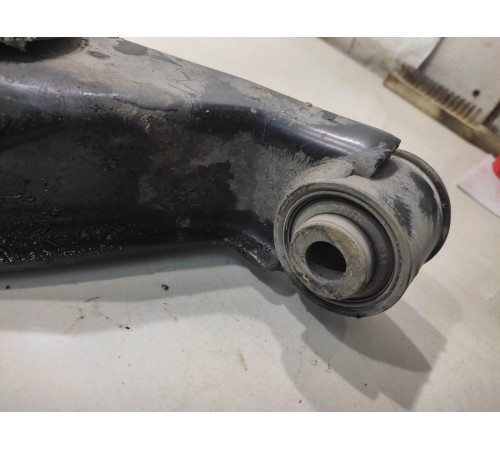 Рычаг подвески (передний, правый, нижний)