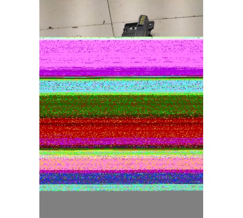 Кронштейн накладки на порог (наружней) передний правый