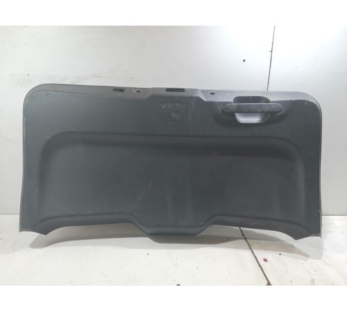 Обшивка крышки багажника