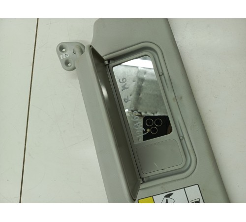 Козырек солнцезащитный правый