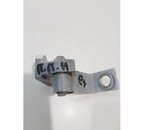 Петля двери передняя правая нижняя