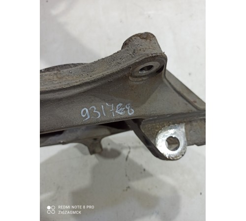 Кулак поворотный(передний правый)