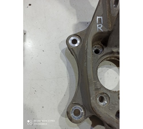 Кулак поворотный(передний правый)