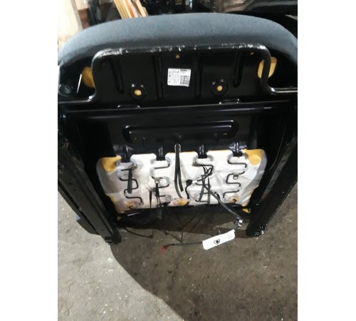 Сиденье(переднее правое)