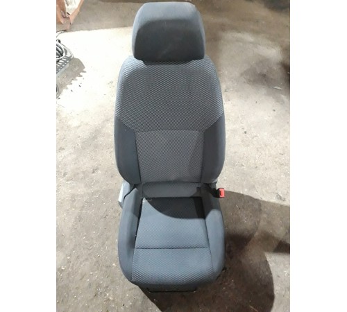 Сиденье(переднее правое)