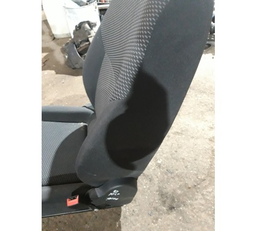 Сиденье(переднее правое)