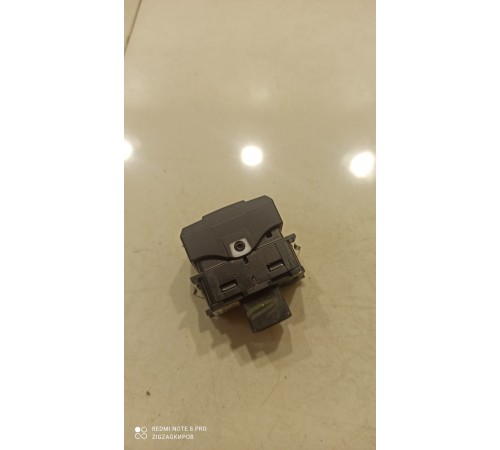 Кнопка лампы внутреннего освещения