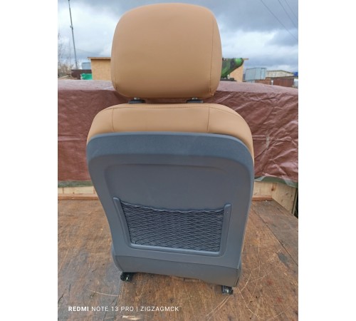 Сиденье переднее левое