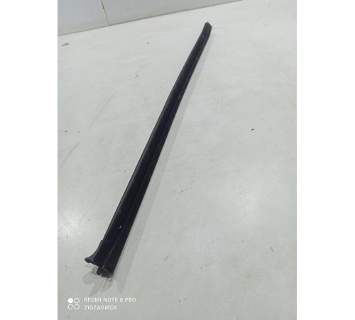 Уплотнитель стекла (задний левый внутренний)