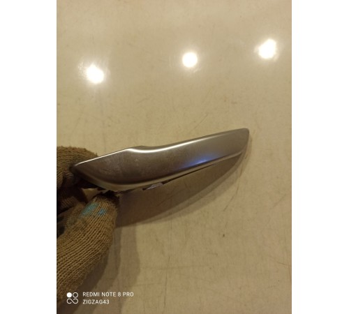 Рычаг ручки двери(передний левый внутренний)