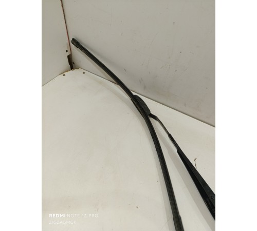 Поволок стеклоочистителя левый , водительский