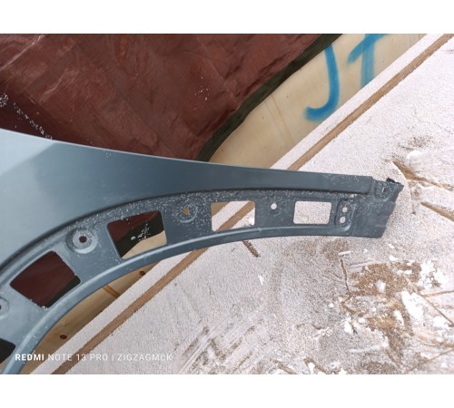 Крыло переднее левое