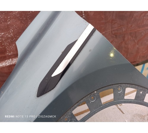 Крыло переднее левое