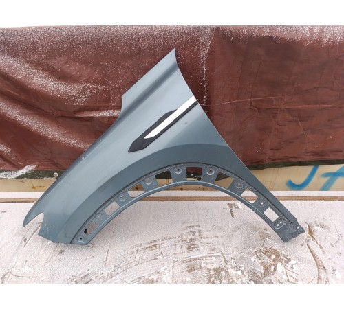 Крыло переднее левое