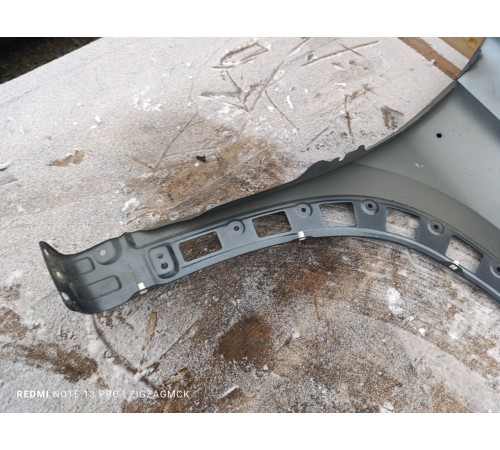 Крыло переднее левое