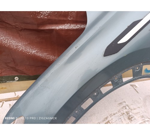 Крыло переднее левое