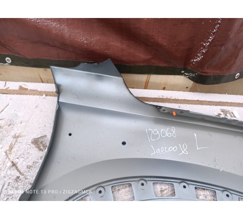 Крыло переднее левое