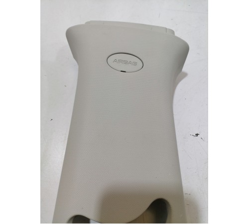 Обшивка центральной стойки правая верхняя