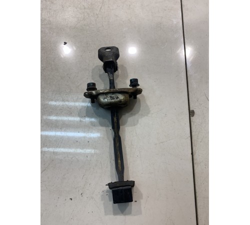 Ограничитель двери (передний, левый)