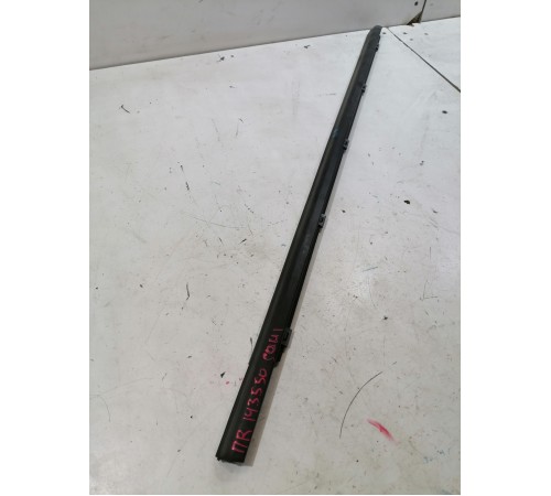 Уплотнитель стекла передний правый наружний