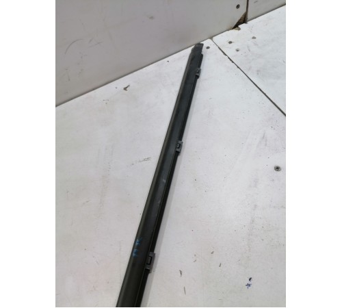 Уплотнитель стекла передний правый наружний