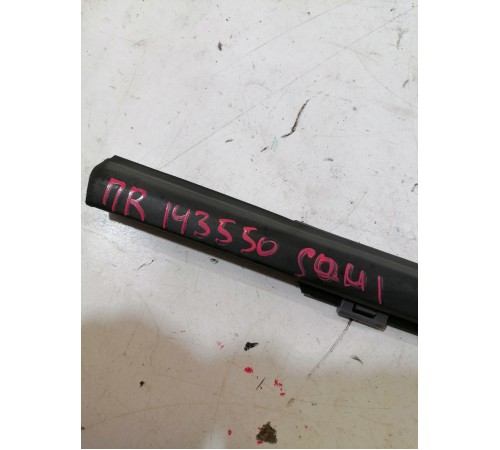 Уплотнитель стекла передний правый наружний