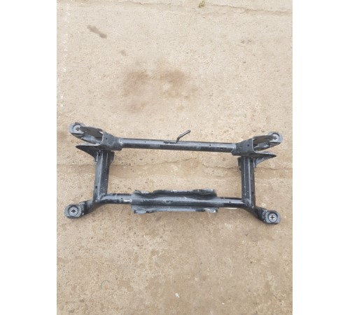 Балка подвески (подрамник) задняя